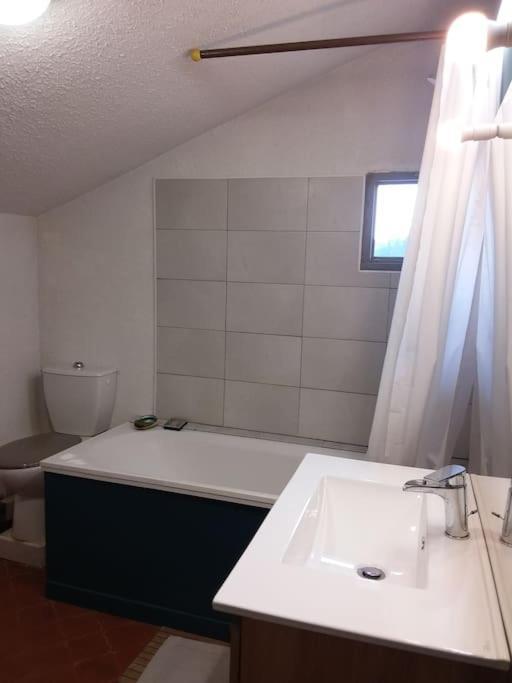 Apartament Charme Centre Historique 17E Siecle Aramon Zewnętrze zdjęcie